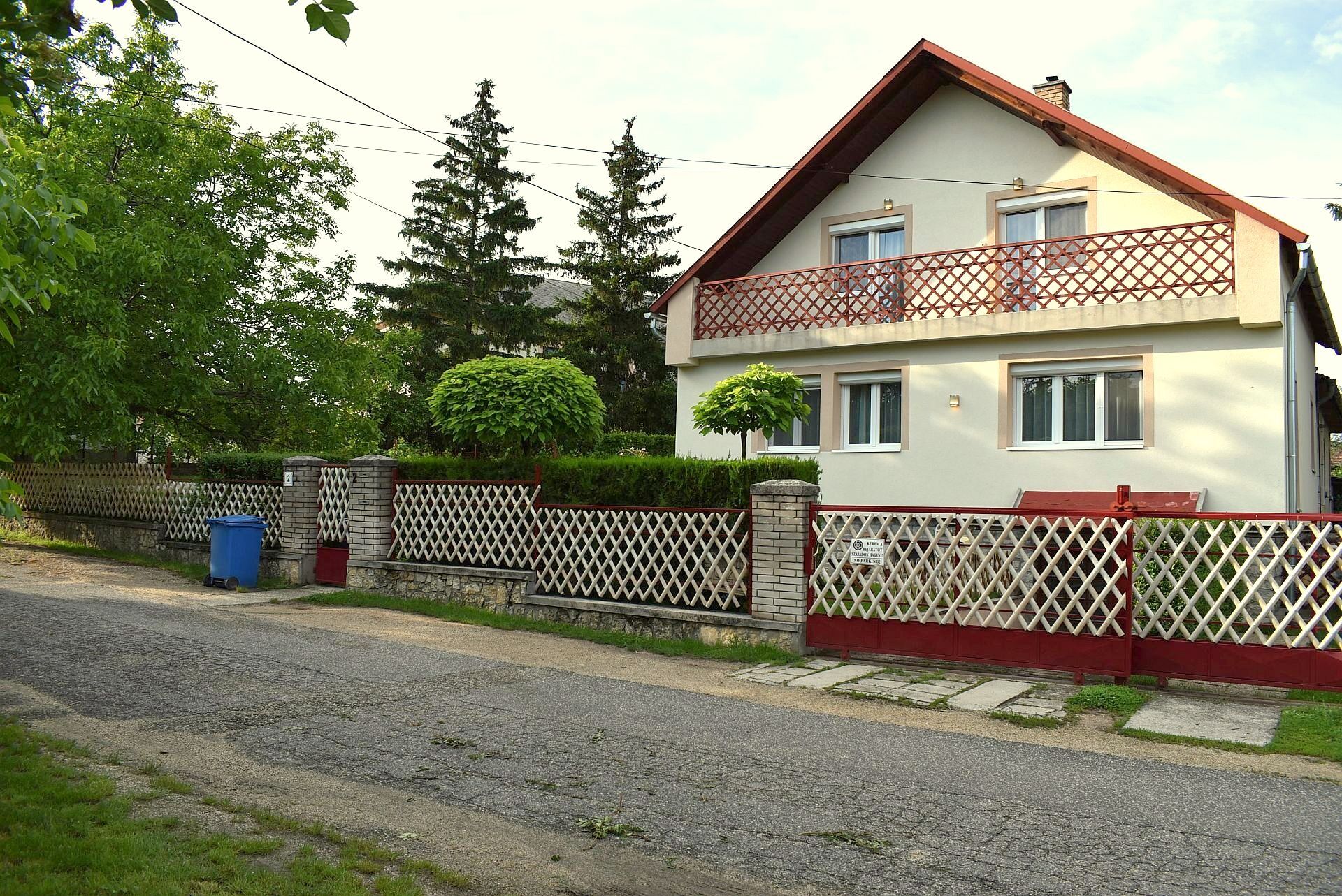 Tanay Vendeghaz Balatonfured