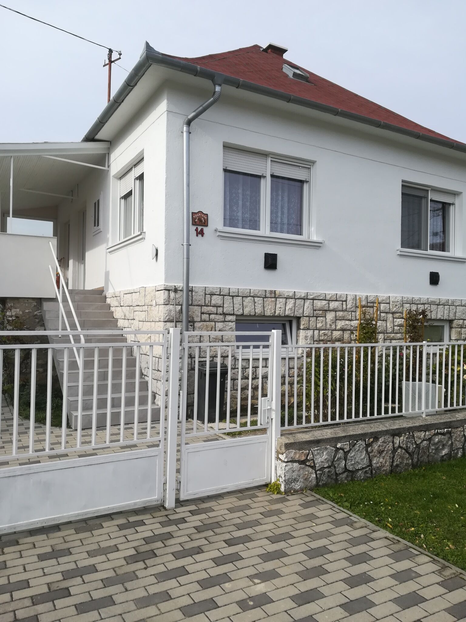 Tilla Lak Zirc