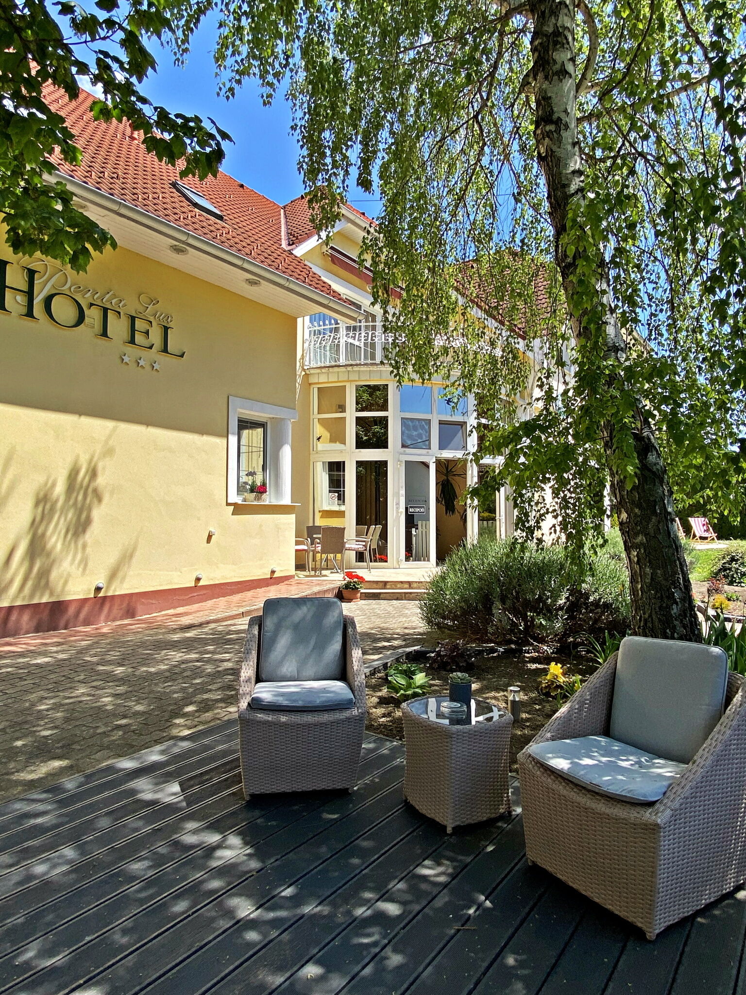 Penta Lux Hotel Es Apartman Tata