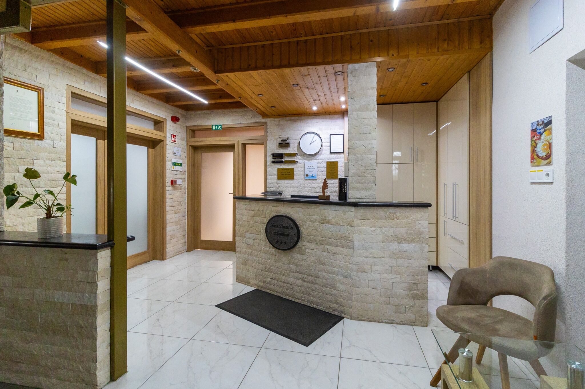 Tisza Panzio Es Apartman *** Tiszaujvaros
