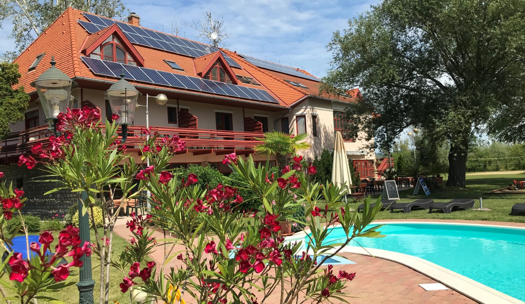 Zsanett Hotel Balatonkeresztur