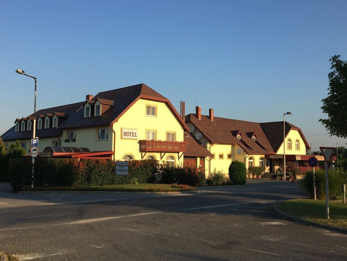 Patyi Etterem Es Hotel Bogote