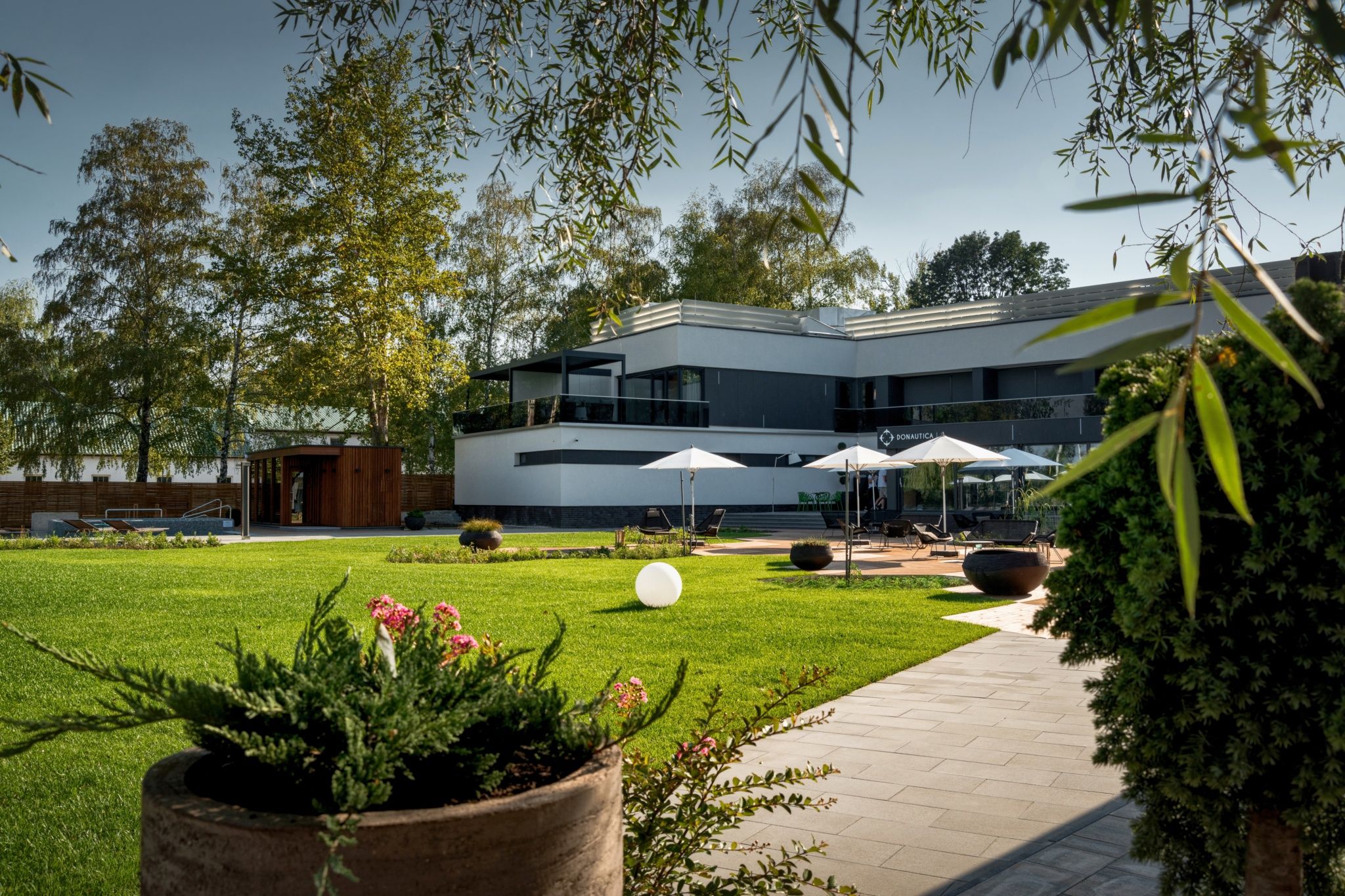 Donautica Etterem Es Hotel Fadd Dombori
