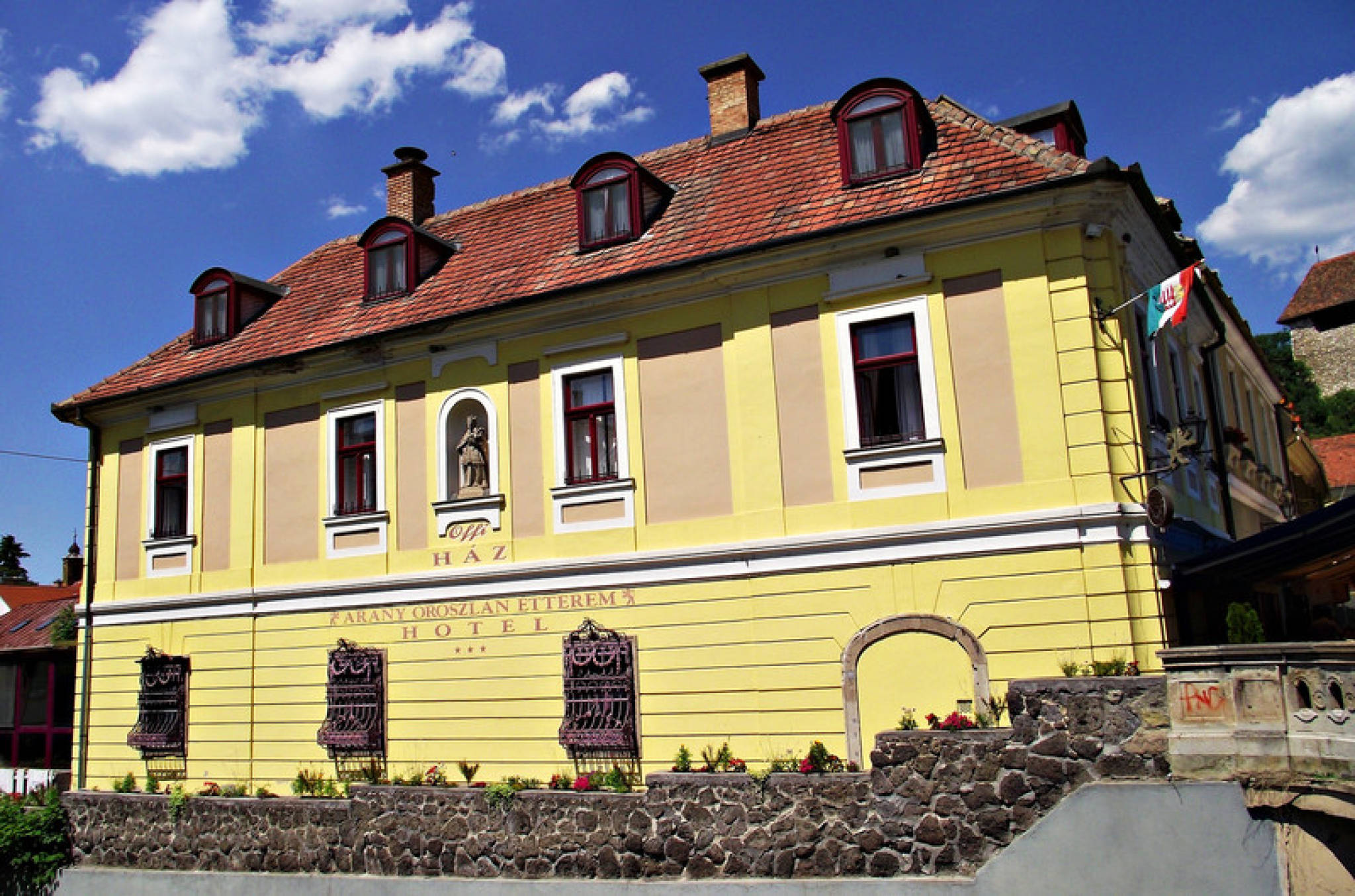 Offi Haz Hotel Eger
