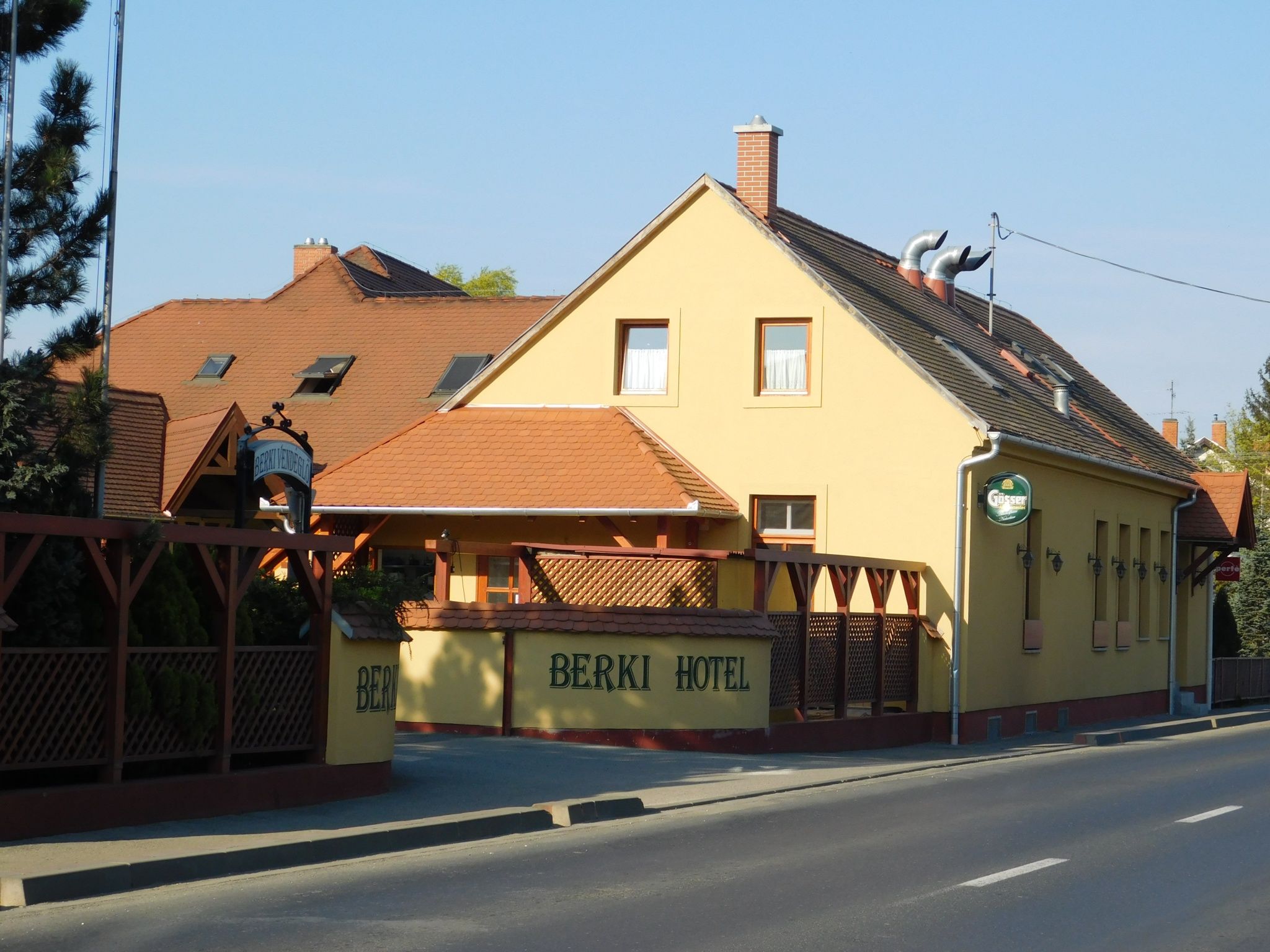 Berki Vendeglo Es Hotel Kormend