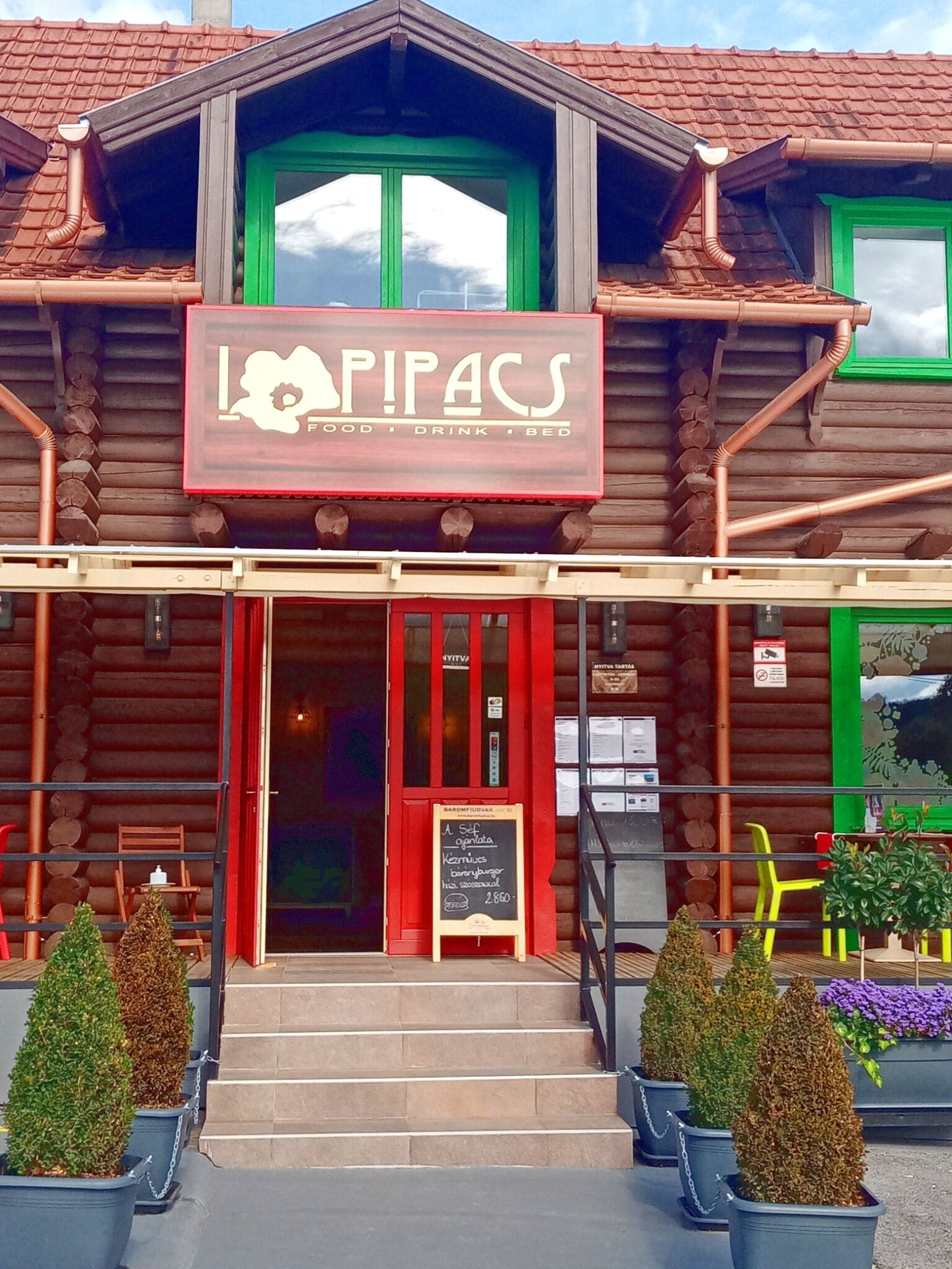 Pipacs Panzio Eger Almar