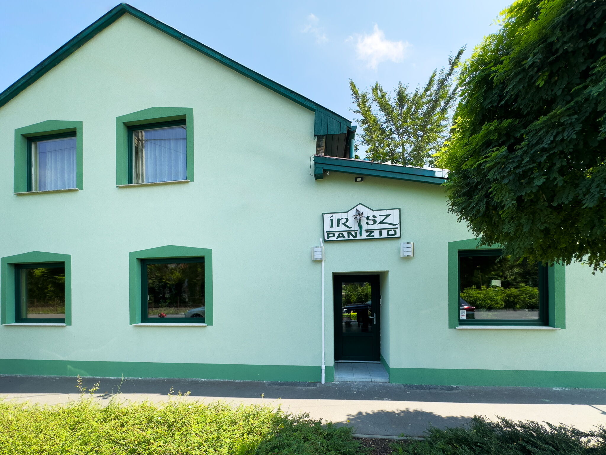 Irisz Panzio Budapest