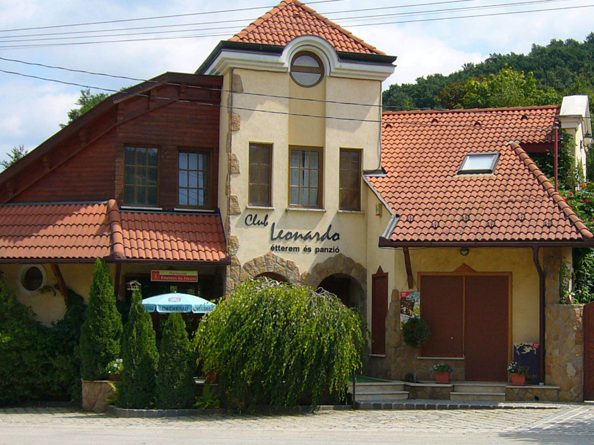 Club Leonardo Panzio Mogyorosbanya