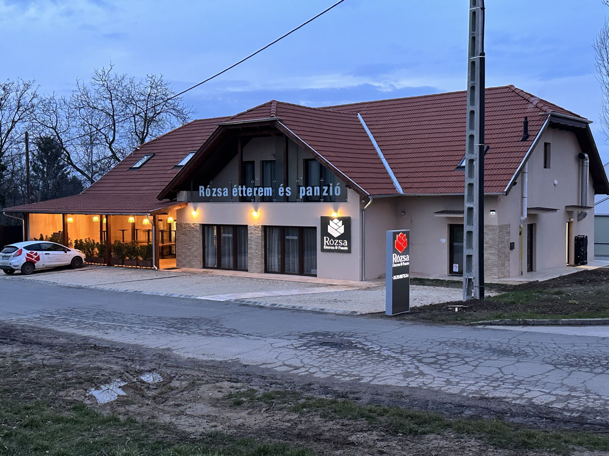 Rozsa Etterem Es Panzio Pecs