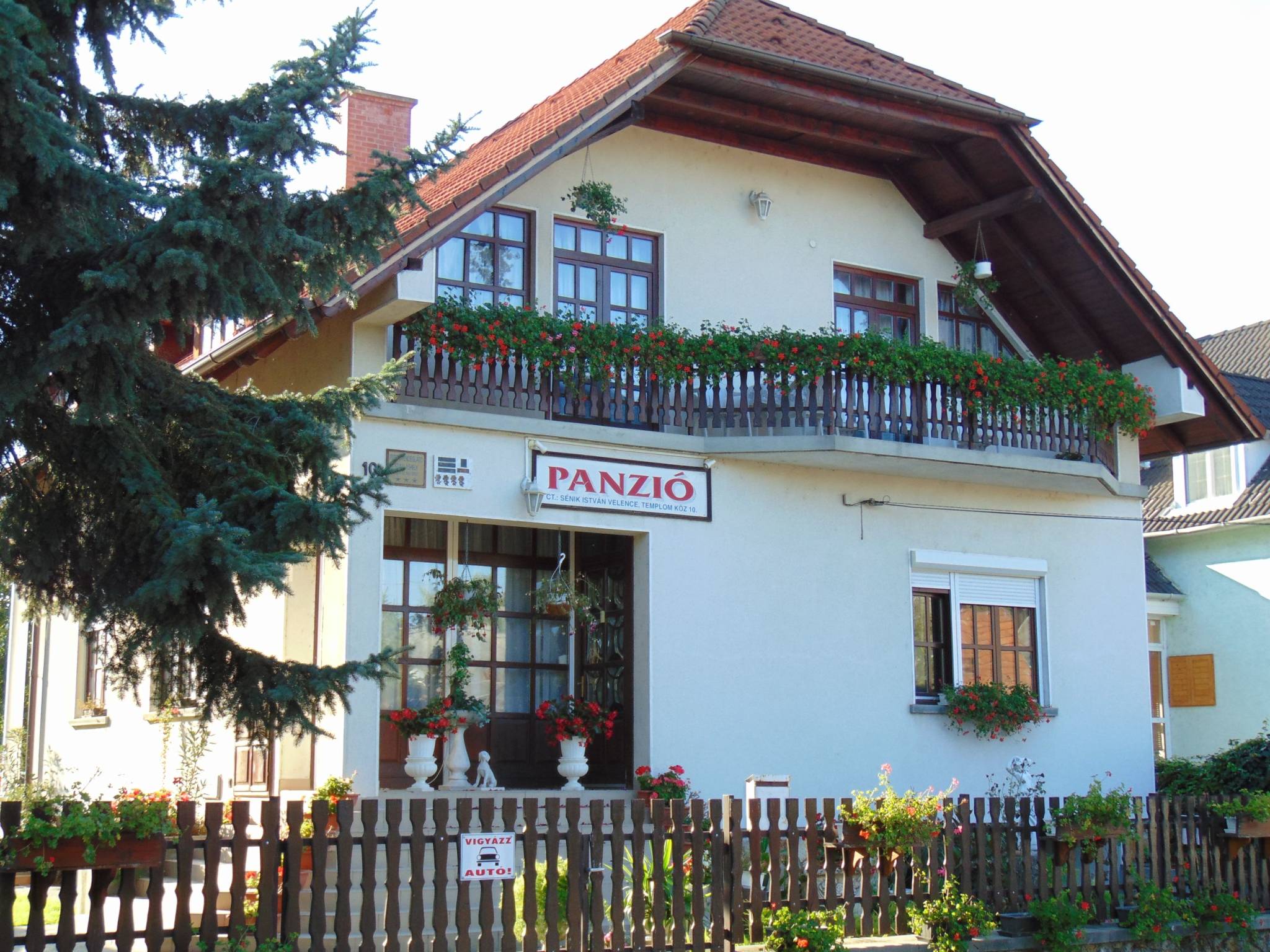 Istvan Etterem Es Panzio Velence