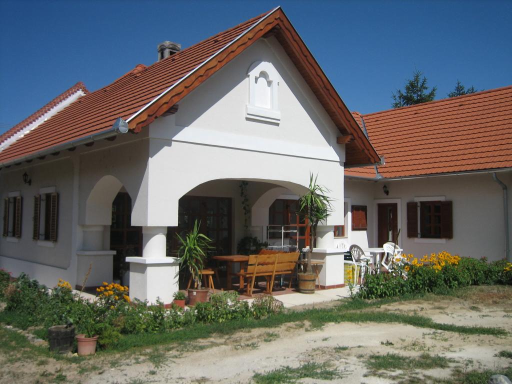 Gitta Vendeghaz Badacsonytordemic