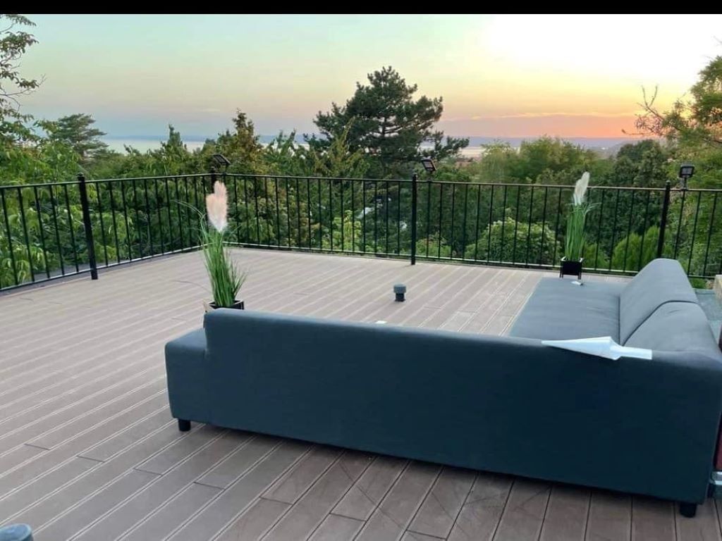 Maradj Meg Vendeghaz Balatonakarattya
