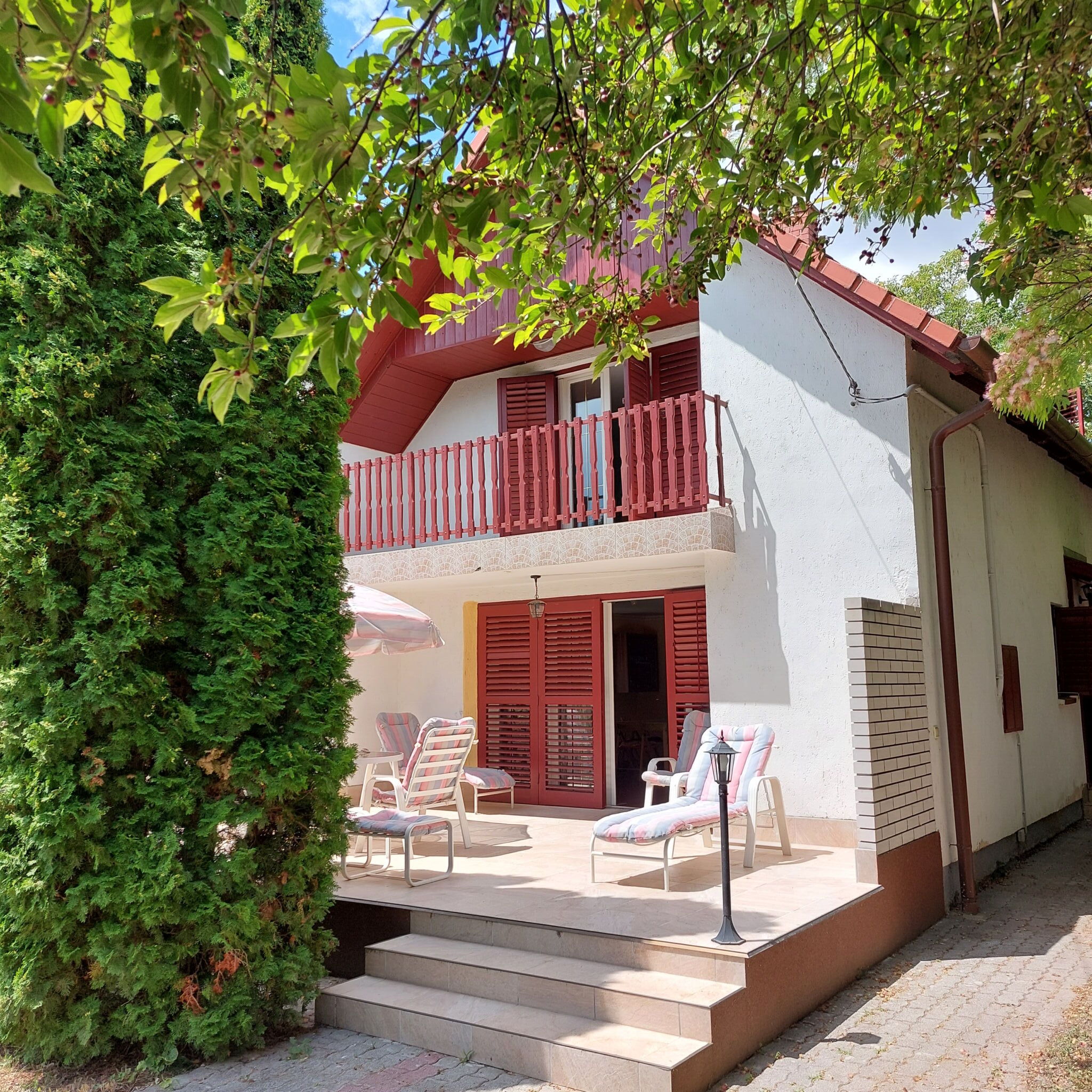 Fecske Vendeghaz Balatonalmadi