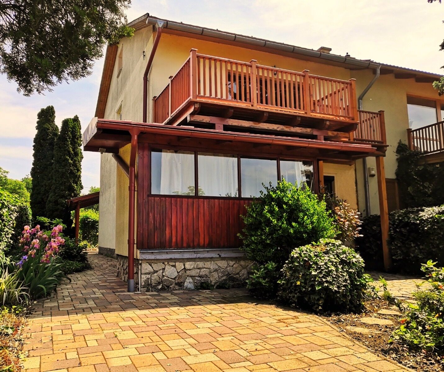 Magasparti Vendeghaz Balatonvilagos