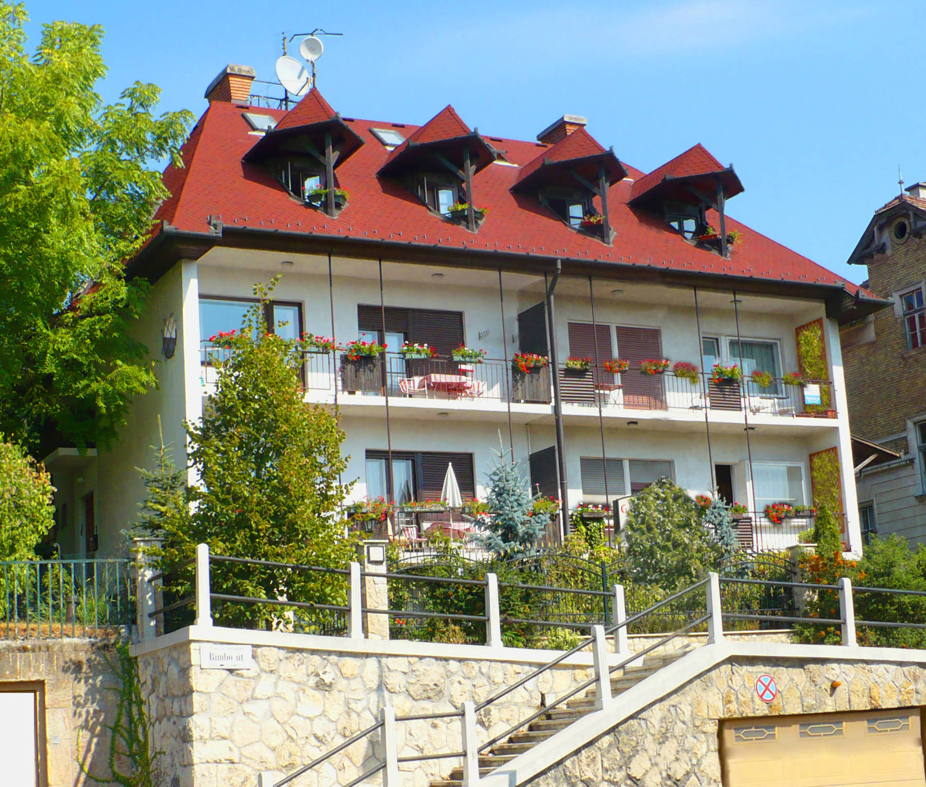 Mohacsi Vendeghaz Budapest