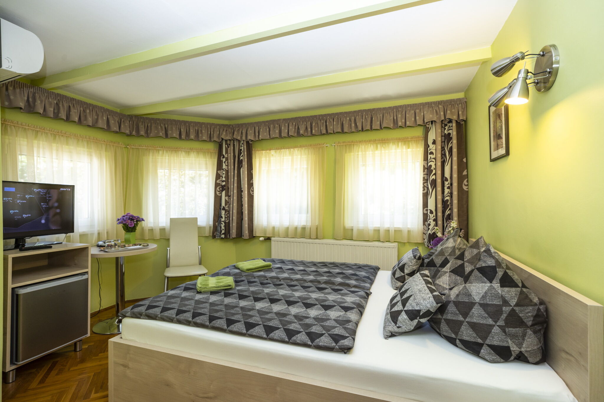 Cecey Vendeghaz Eger