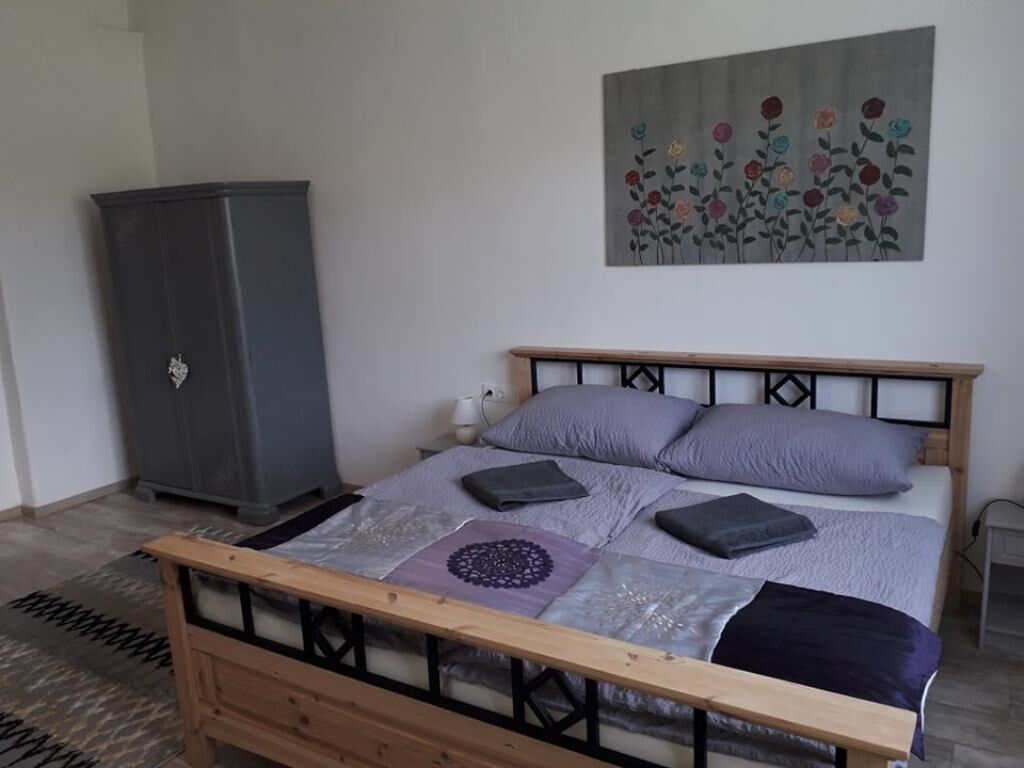 Vukica Vendeghaz Egercsehi