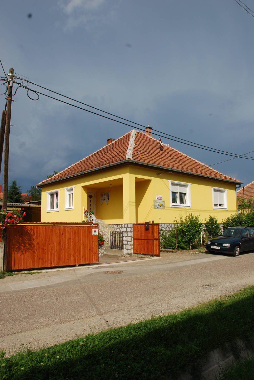 Sargarozsa Vendeghaz Egerszalók