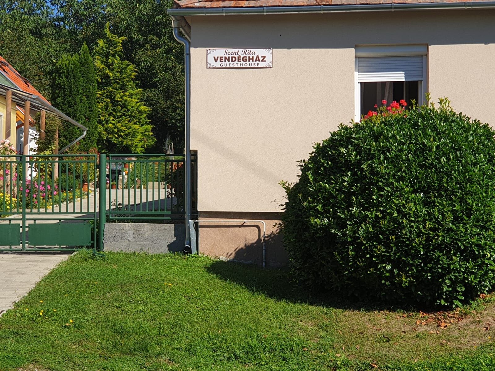 Szent Rita Vendeghaz Lokut