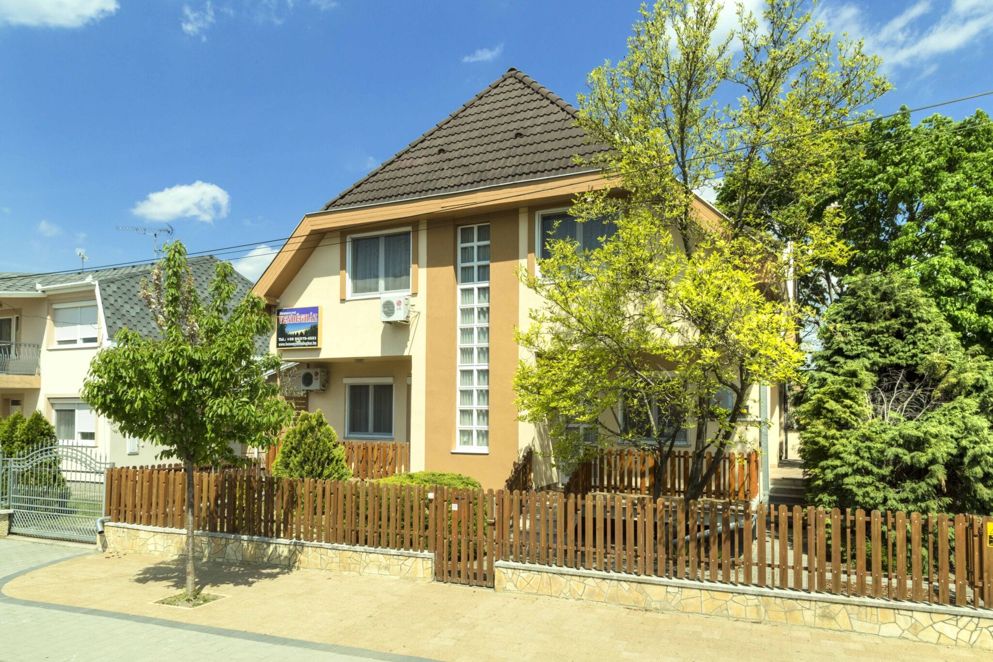 Bessenyei Vendeghaz Hajduszoboszlo