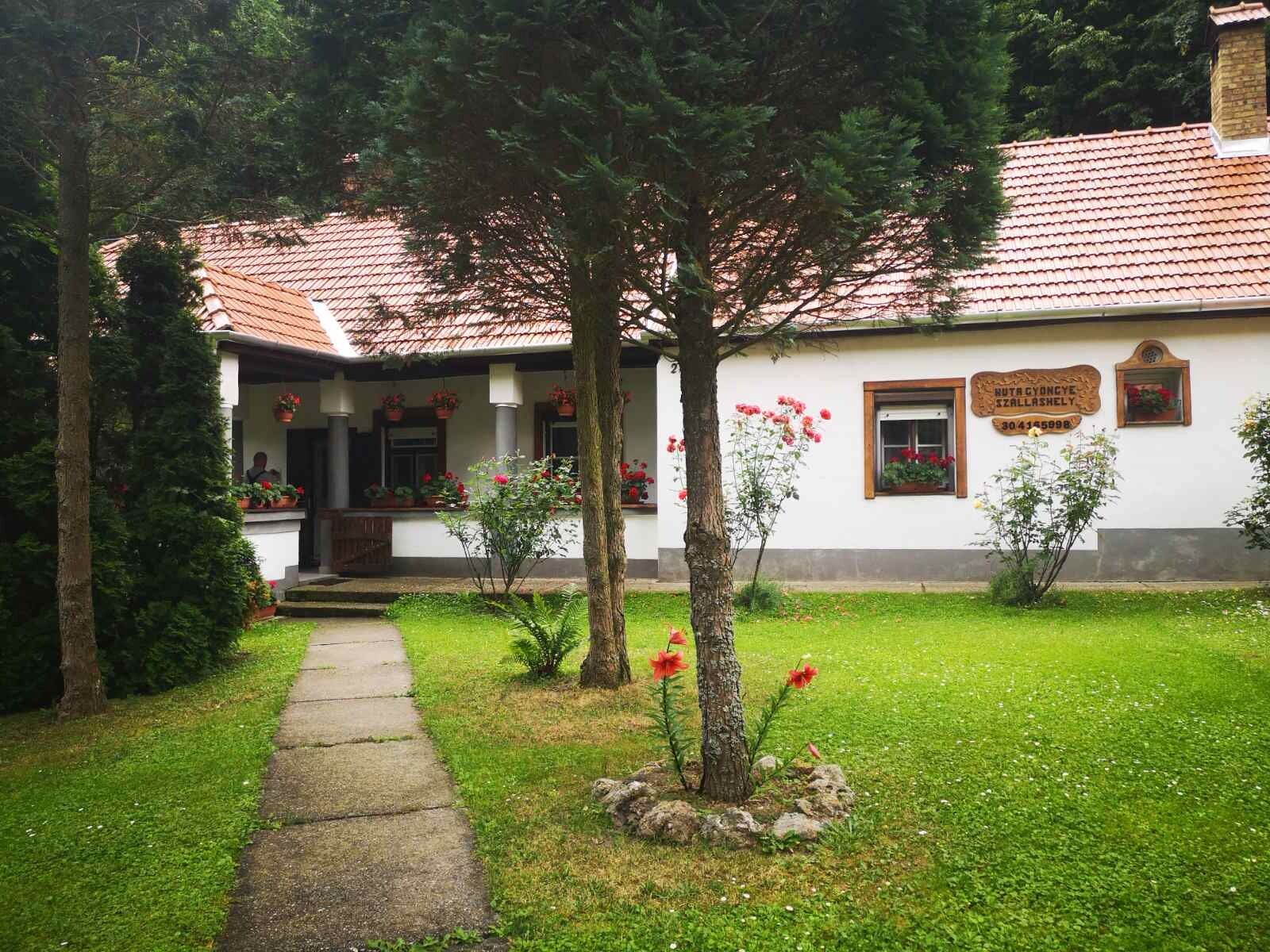 Hutagyongye Vendeghaz Haromhuta