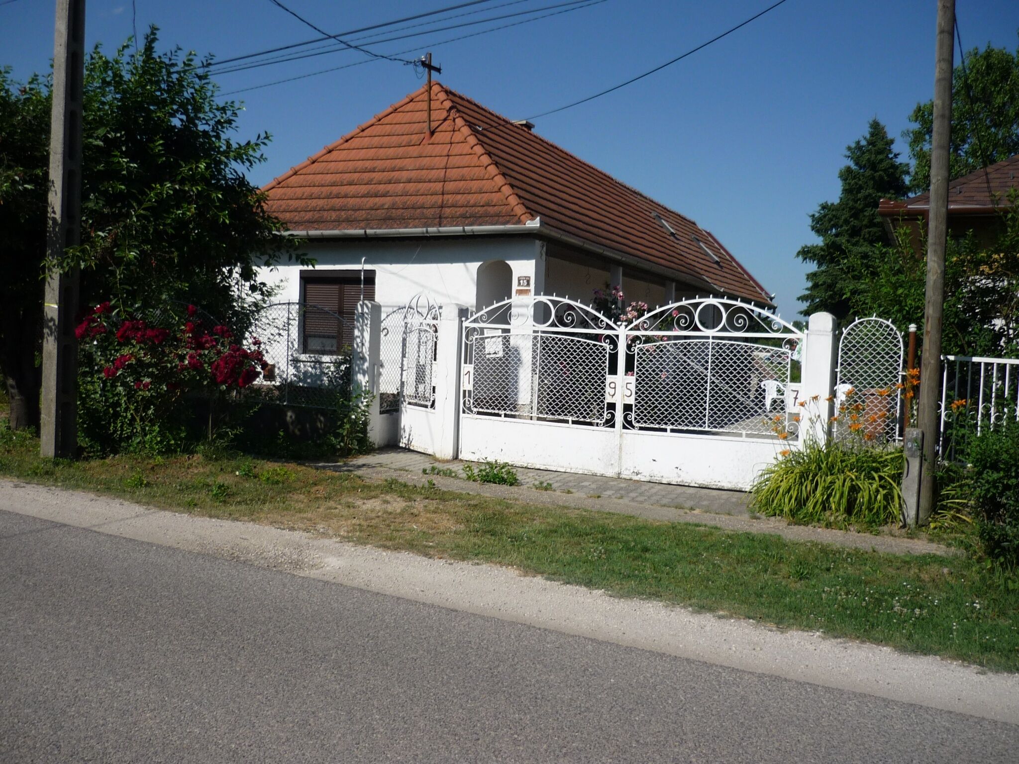 Magdika Vendeghaz Pazmand