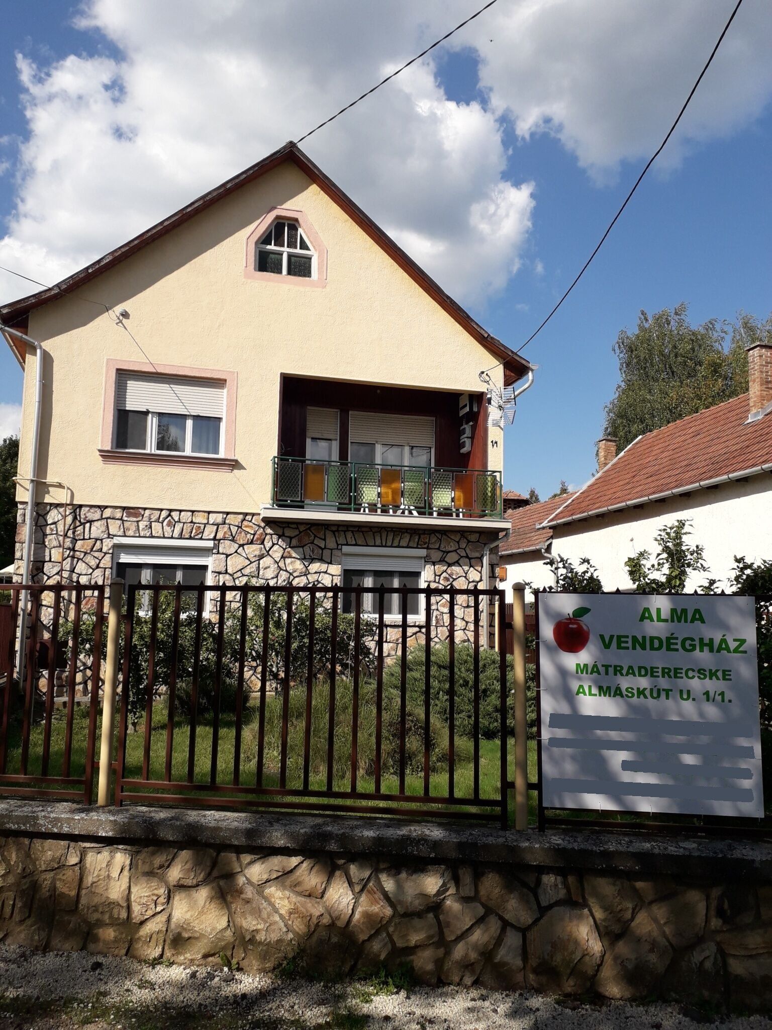 Alma Vendeghaz Matraderecske