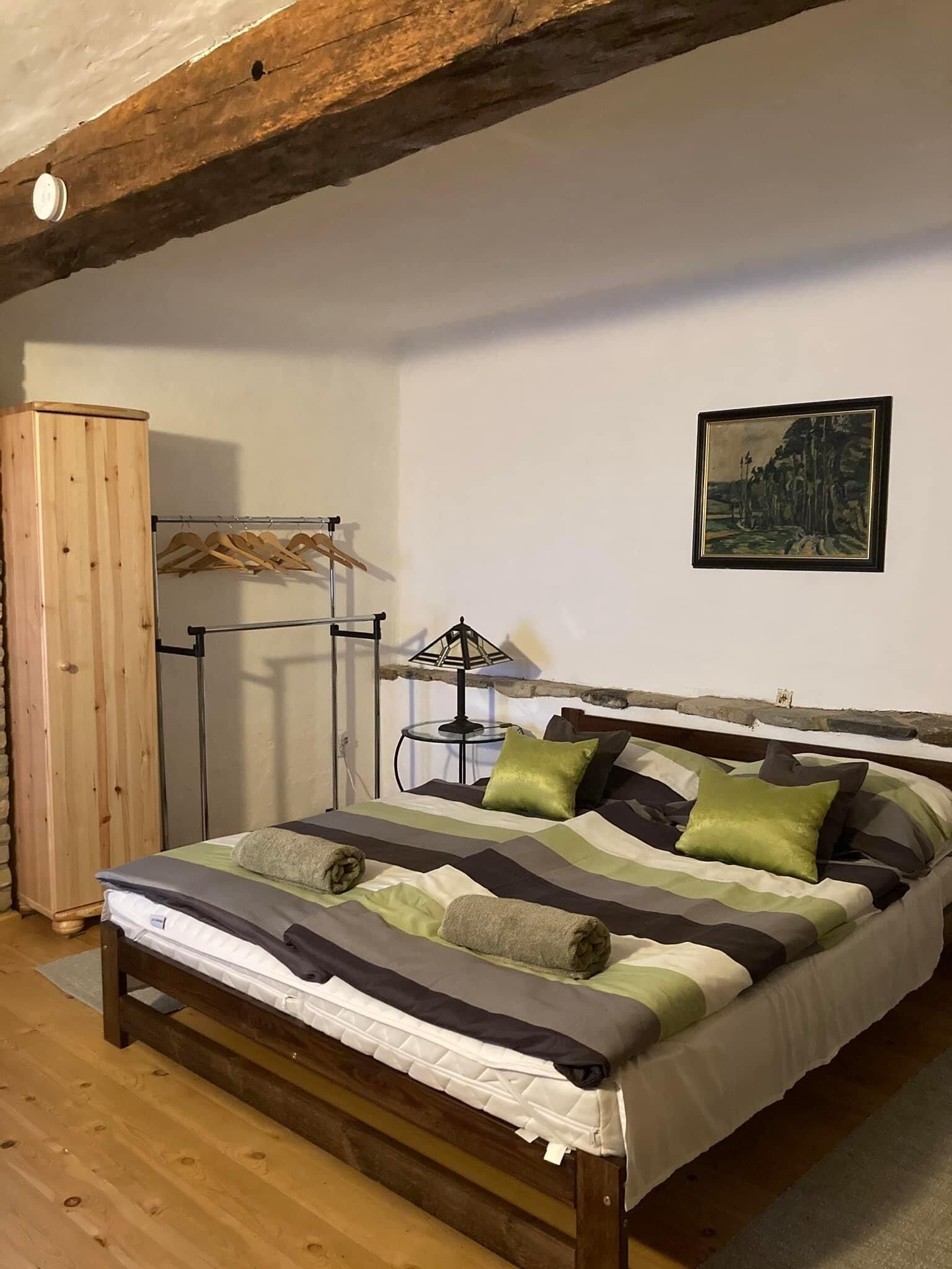 Hutte33 Vendeghaz Obanya