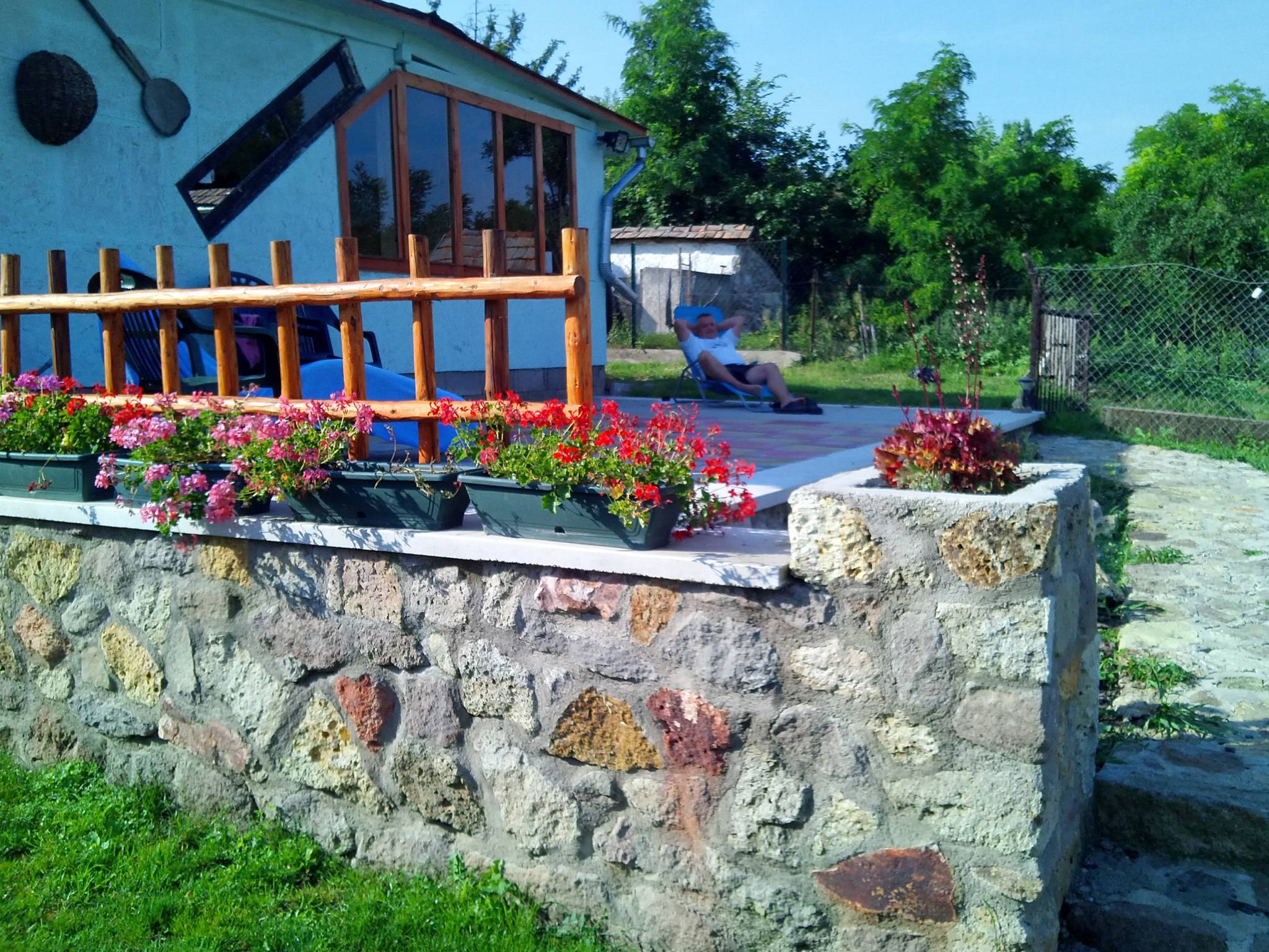 Vladent Vendeghaz Es Eletmod Kozpont Pere