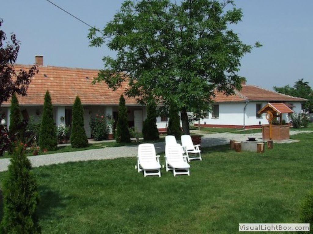 Sullo Vendeghaz Poroszlo