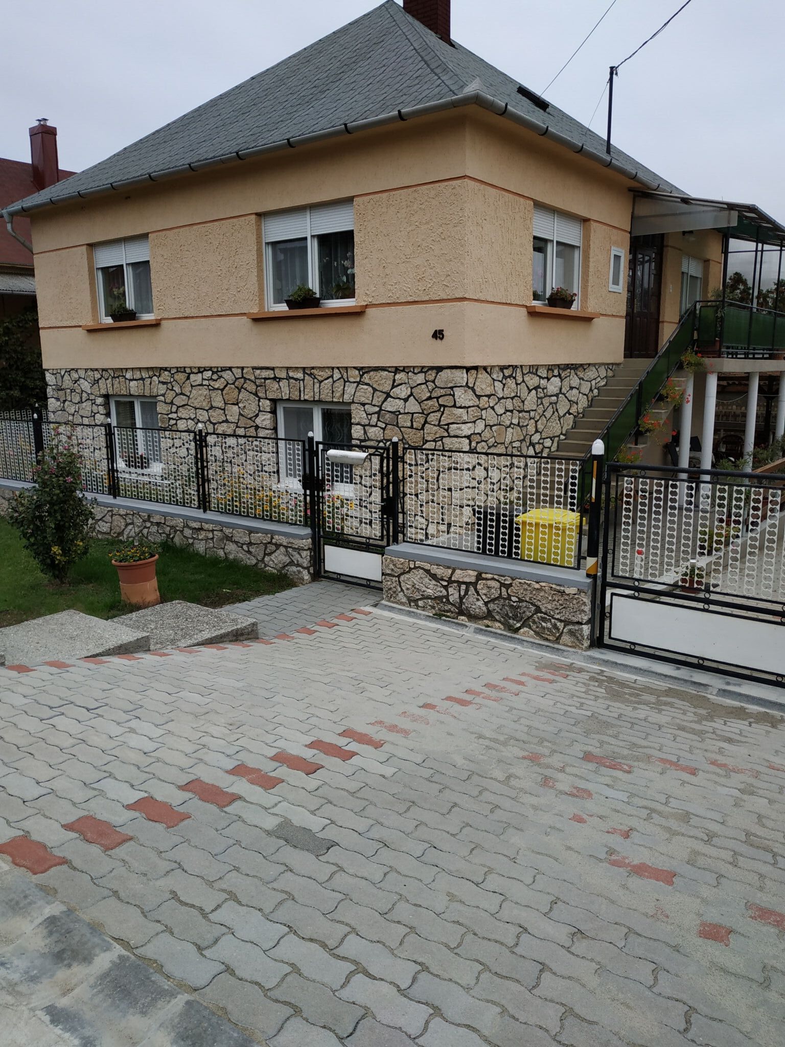 Ibolya Vendeghaz Zirc