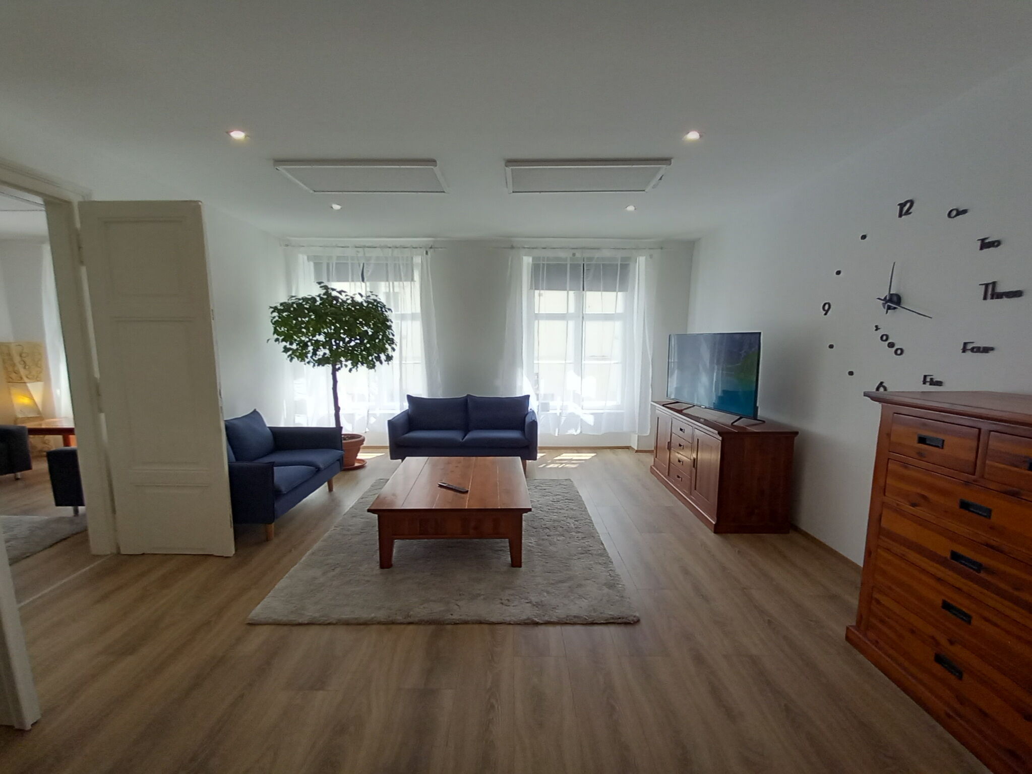 Korvin One Apartman Papa