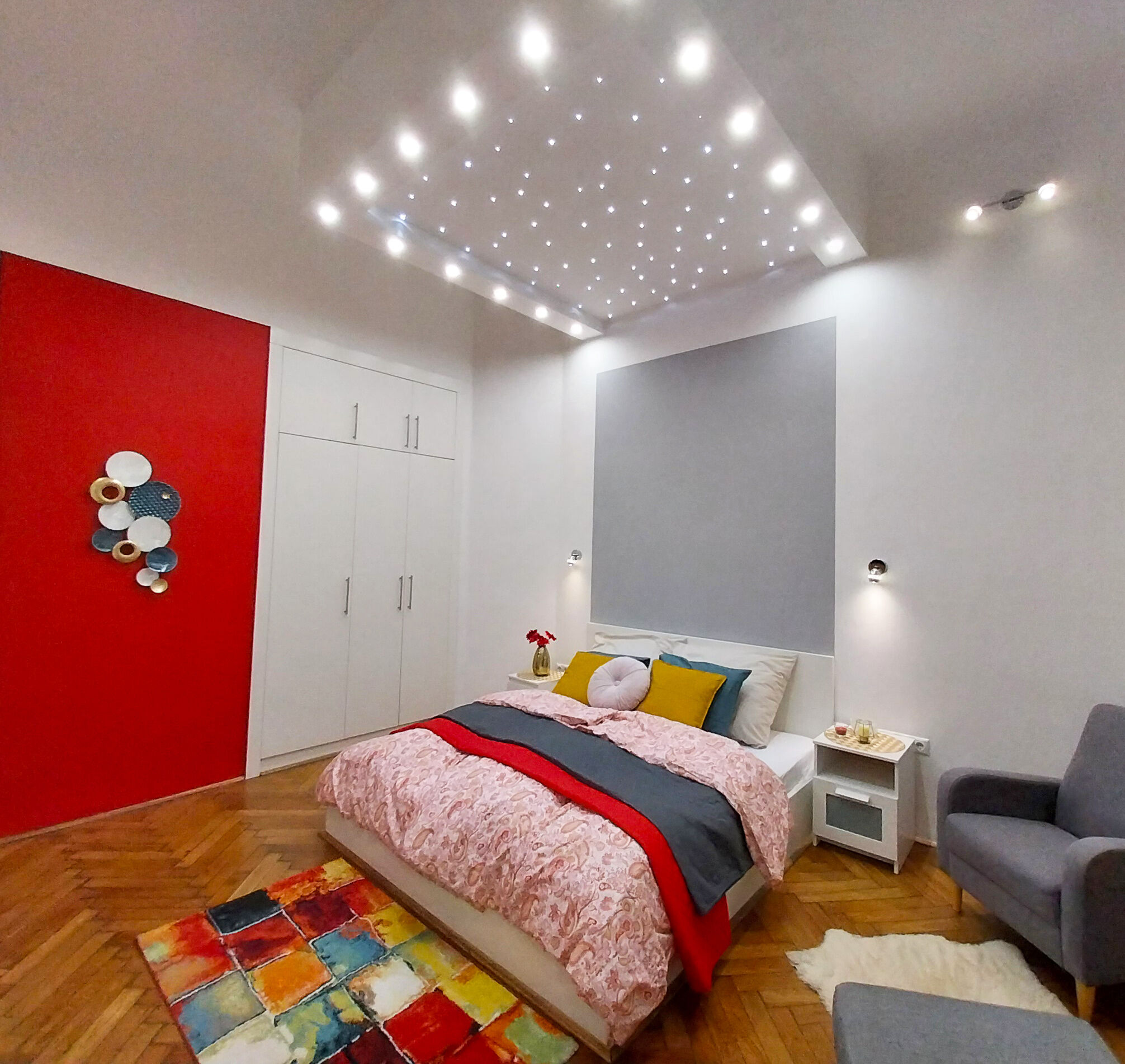 King Bed And Magical Lights In The City Center Budapest