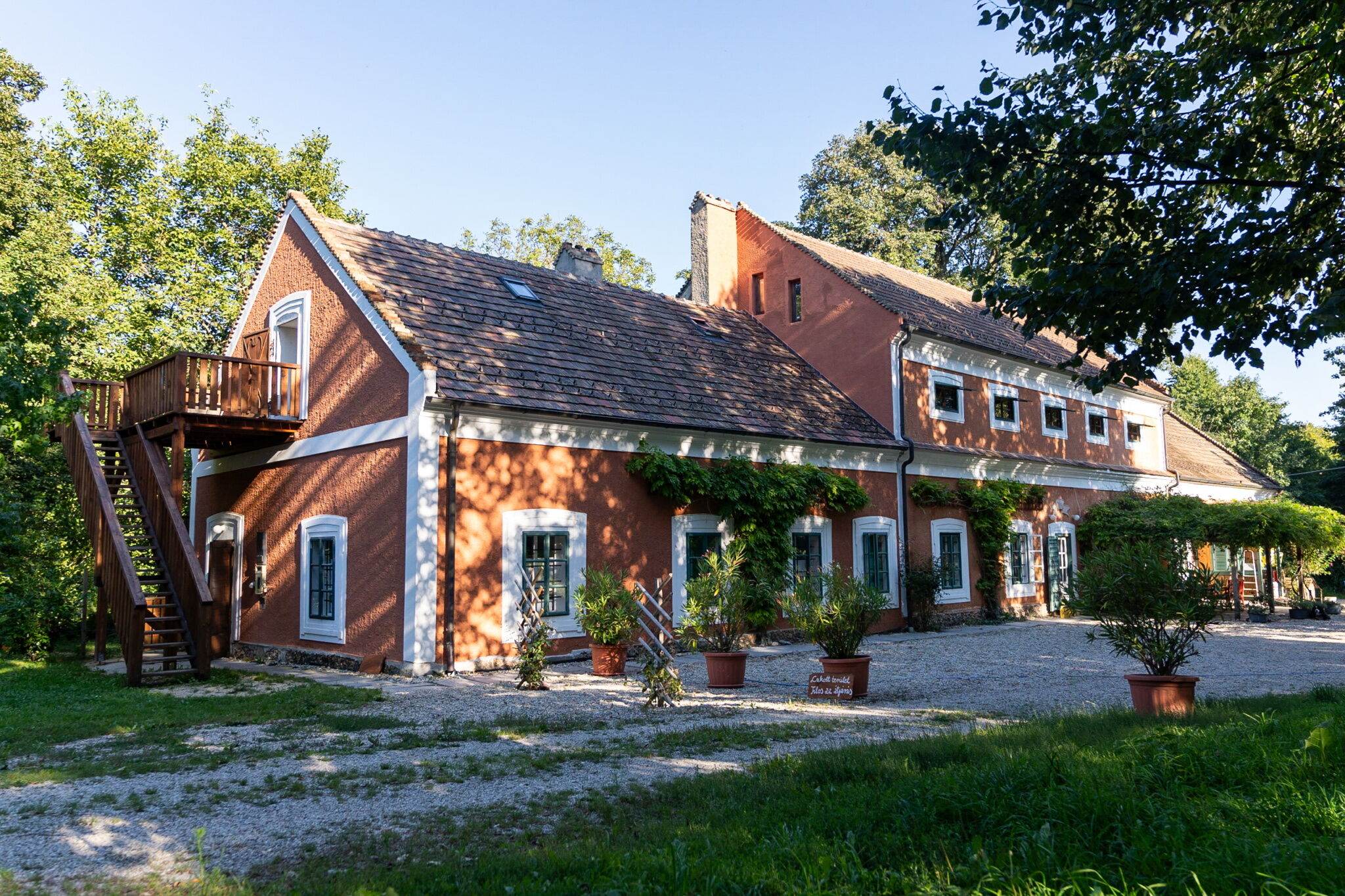 Rotes Haus Gezahaza