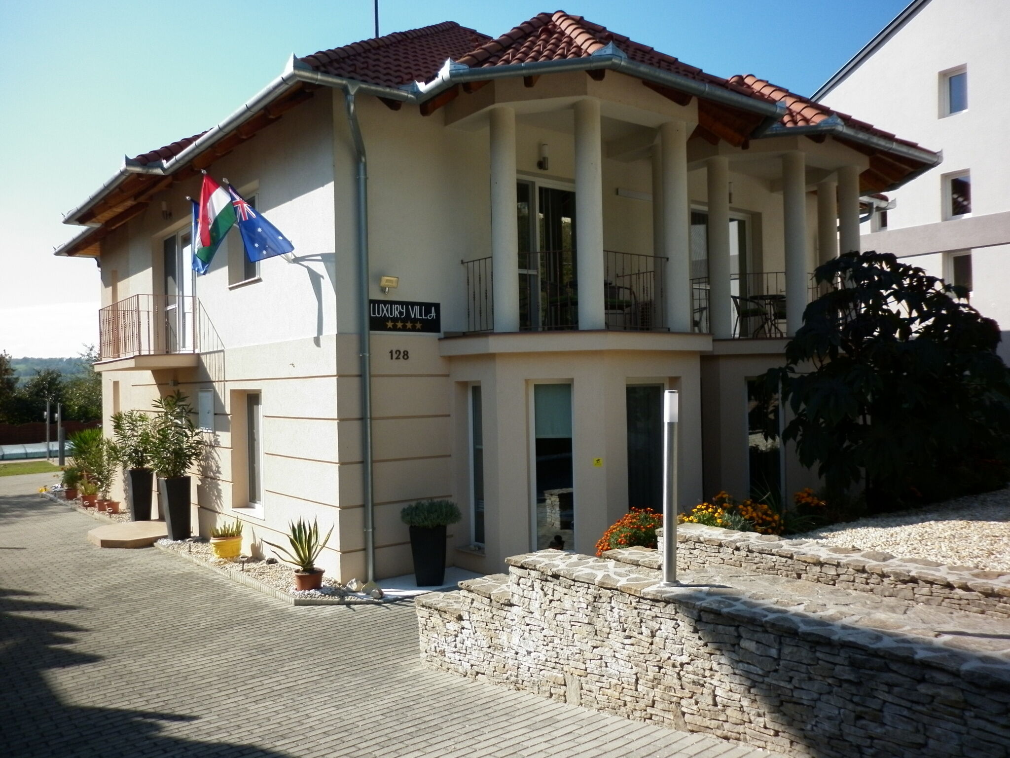 Luxury Villa Heviz****