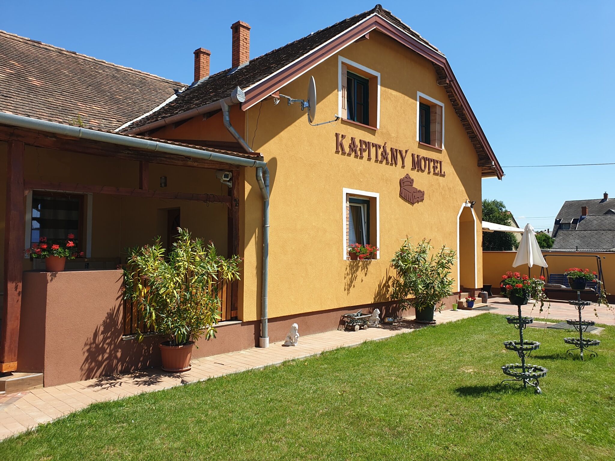 Kapitany Motel Kormend