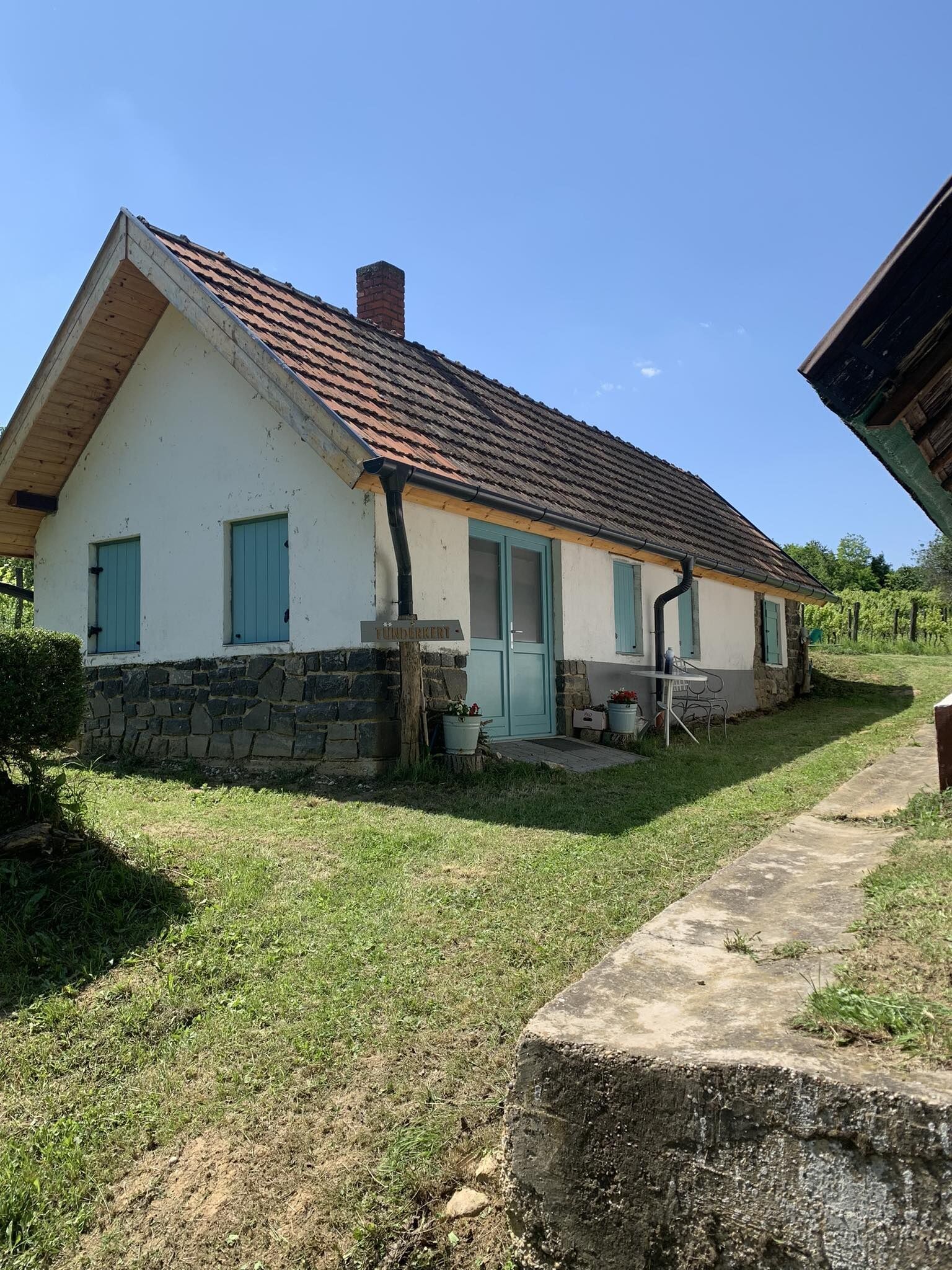 Tunderkertem Udulohaz Lesencefalu