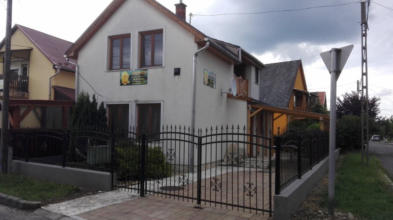 Sargarozsa Szallas Sarospatak