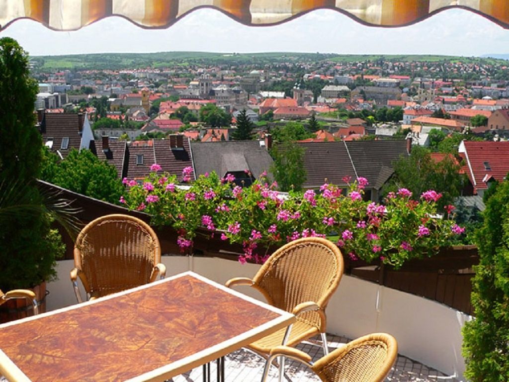 Ferienhaus Apartmanhaz Zalanki Eger