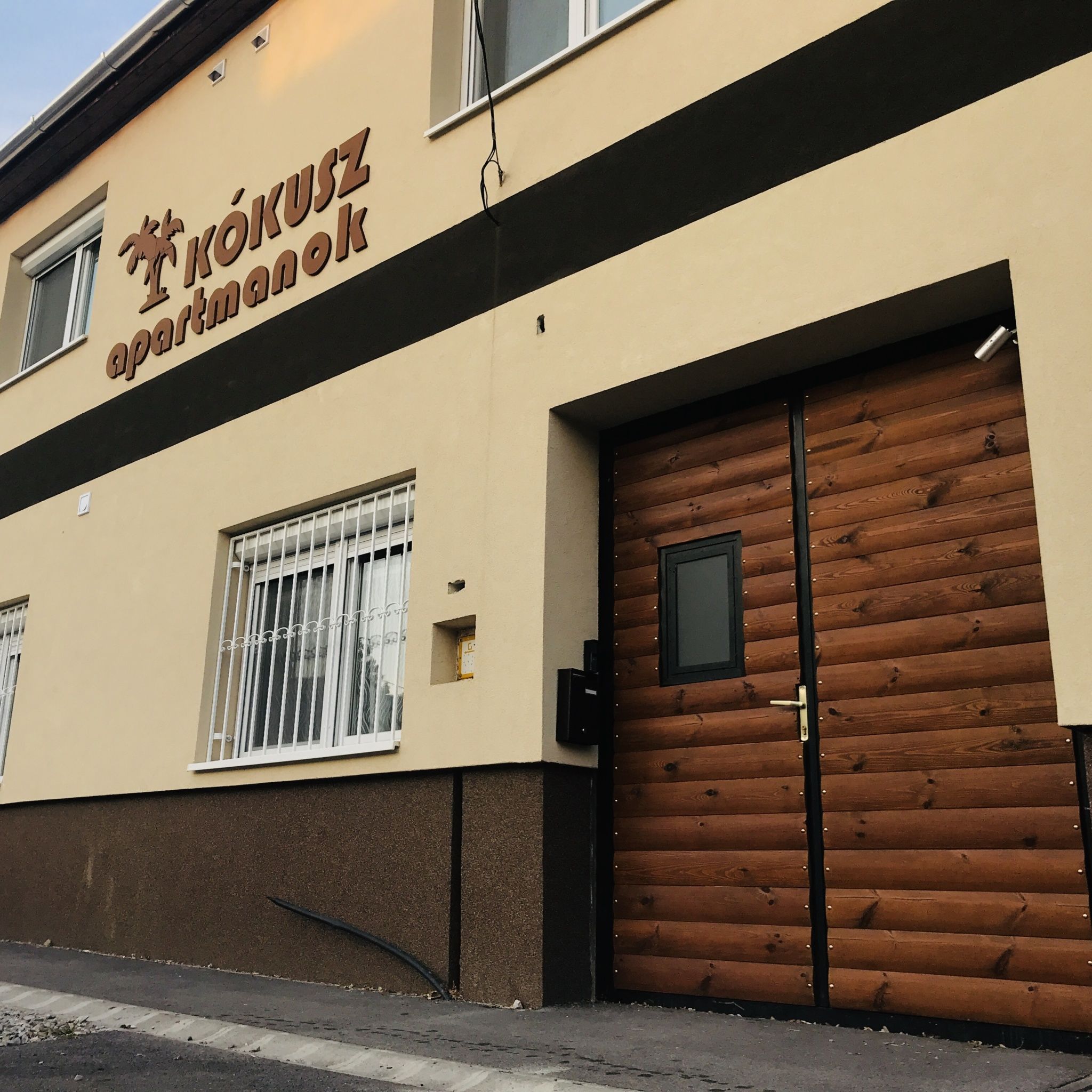 Kokusz Apartmanok Eger