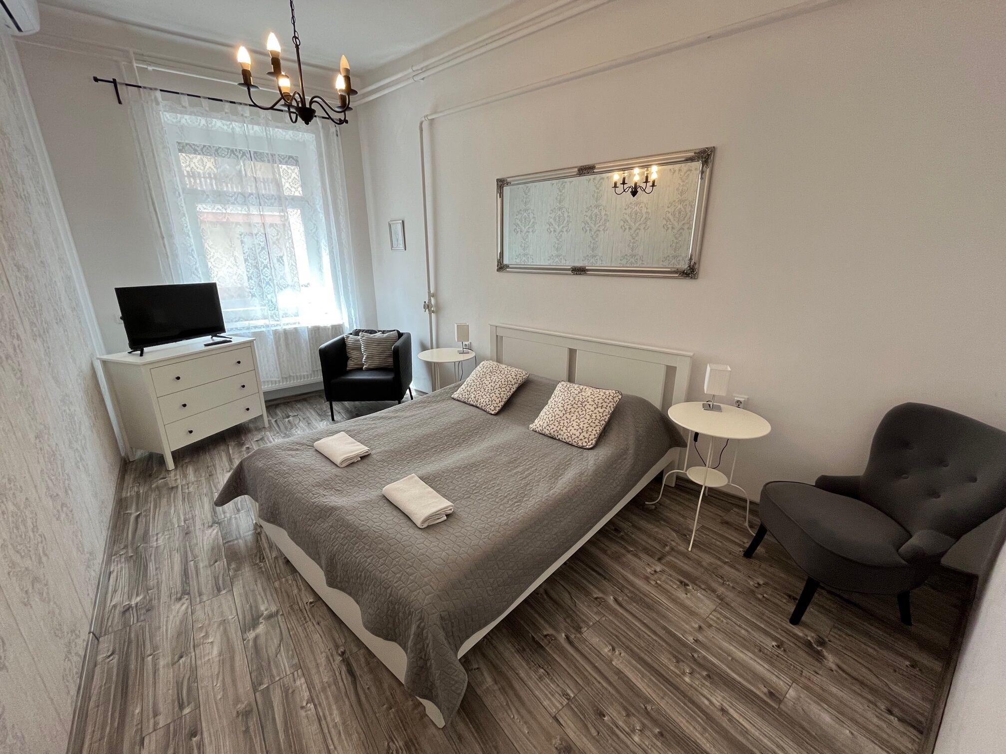 Pacsirta Apartmanhaz Eger