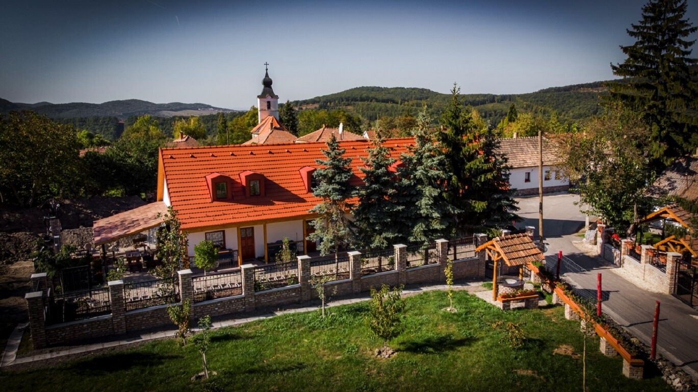 Grabensia Vadvirag Apartmanhaz Garab