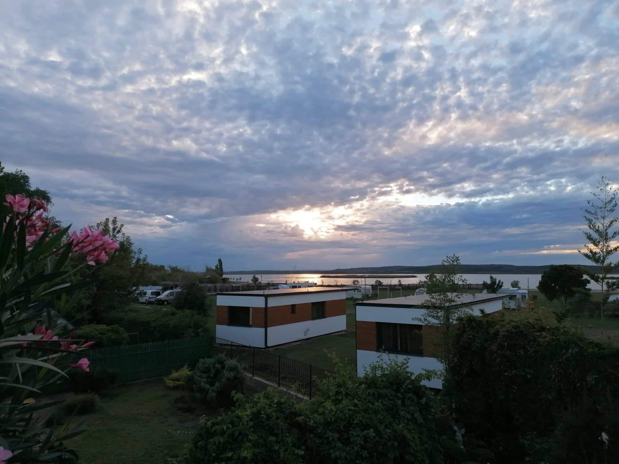 Surfcamping Relax Premium Modul Apartman Gardony