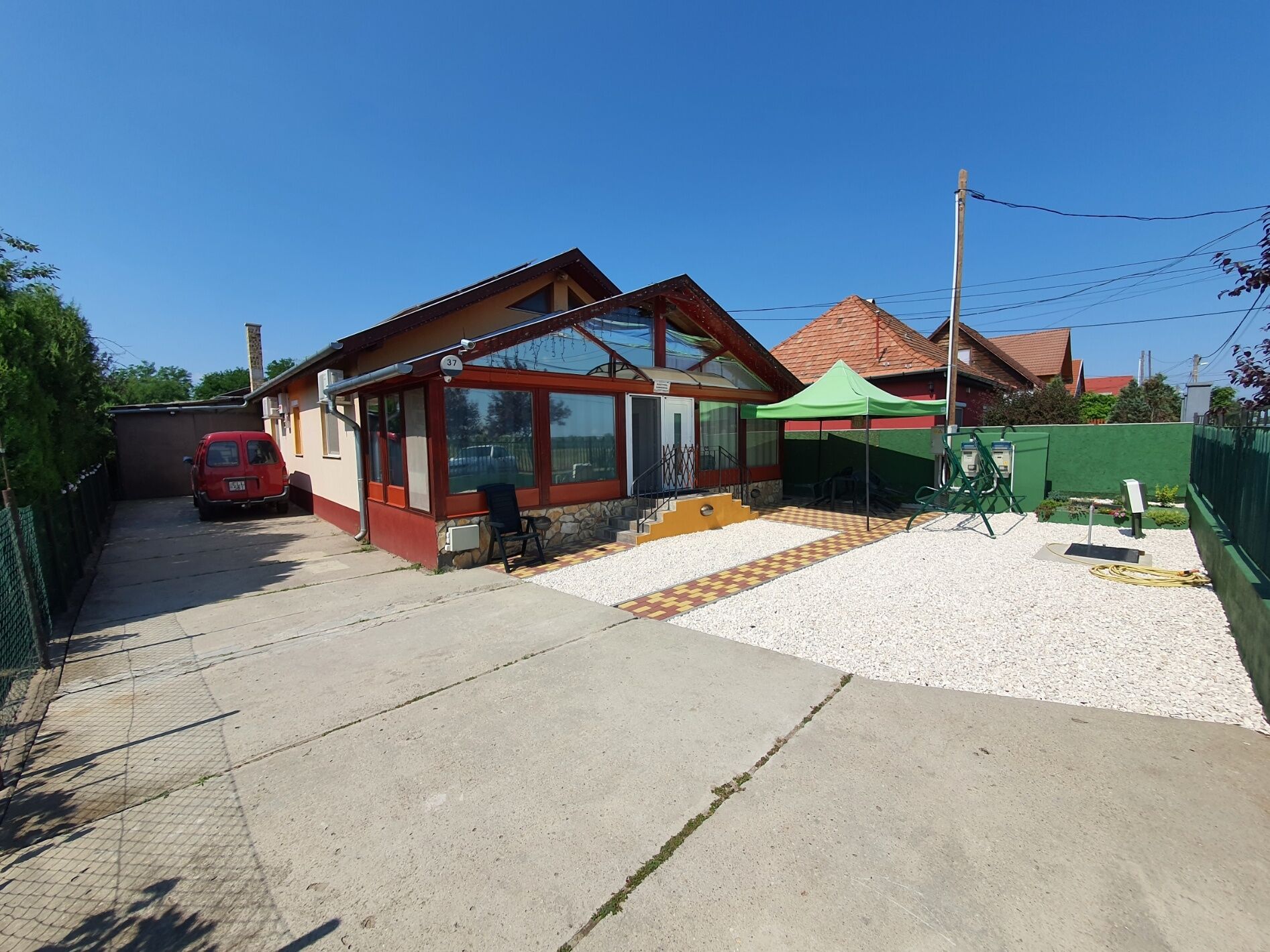 Csaladias Apartman Gyal