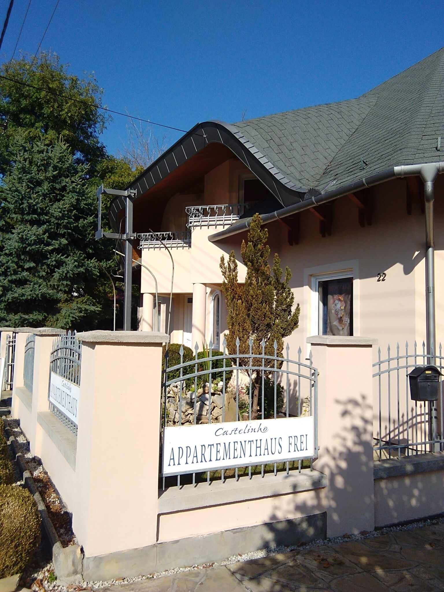 Castelinho Apartmanhaz Gyenesdias