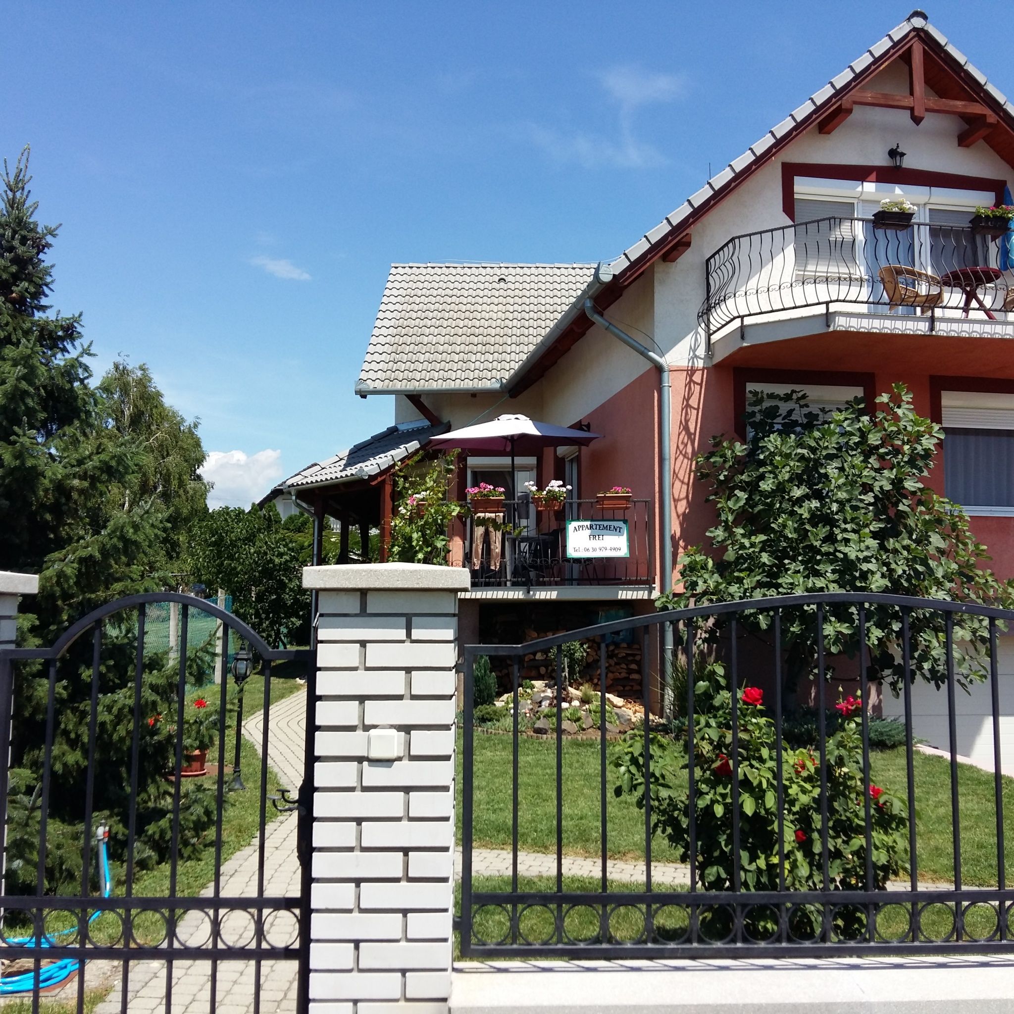 Eva Apartmanhaz Gyenesdias