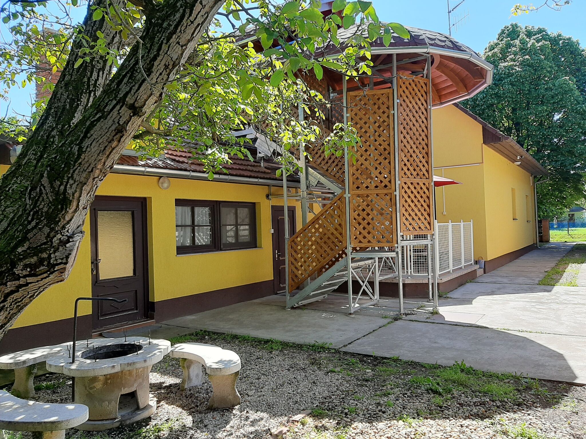 Gyopar Gyongye Apartmanhaz Gyoparosfurdo
