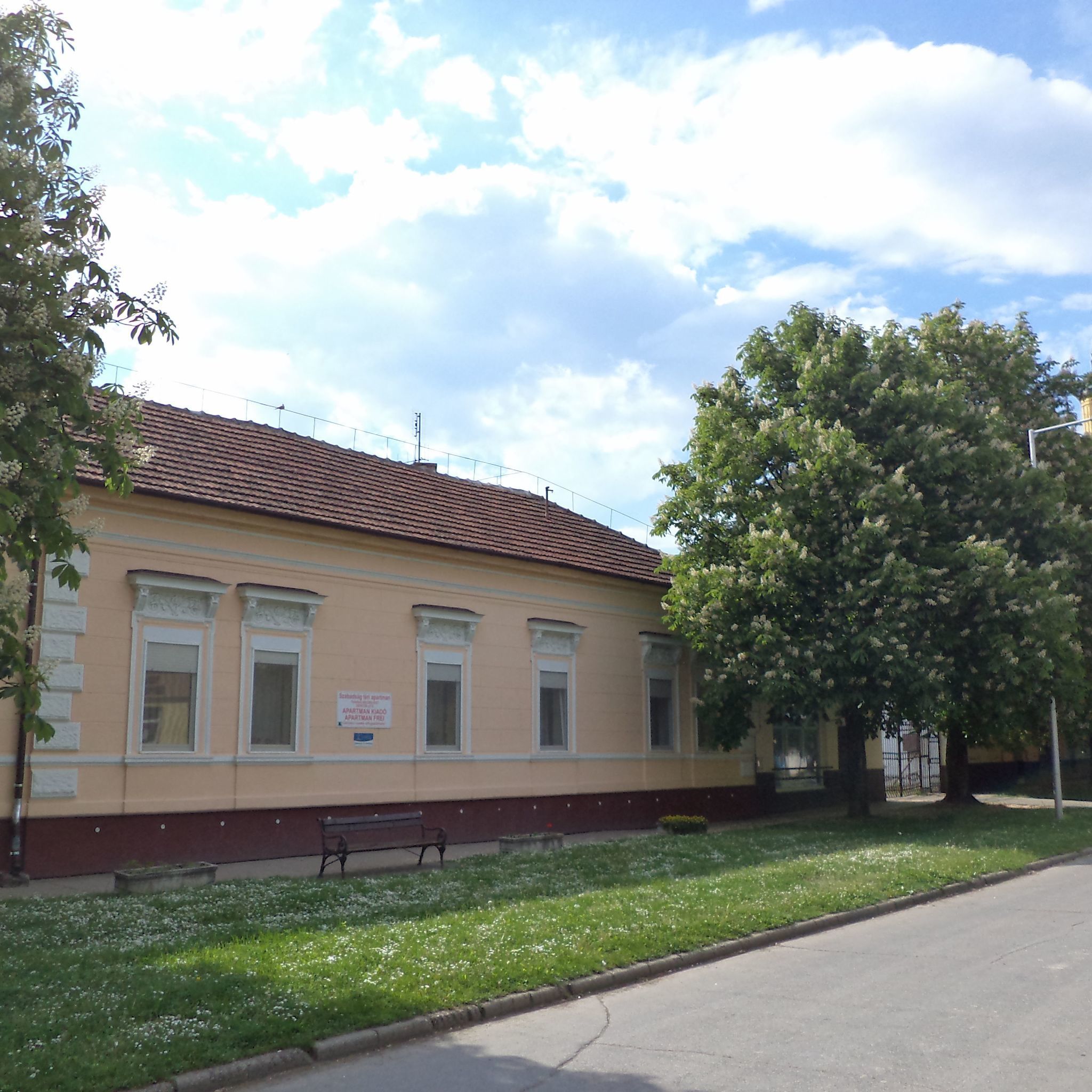 Szabadsag Teri Apartman Gyomaendrod