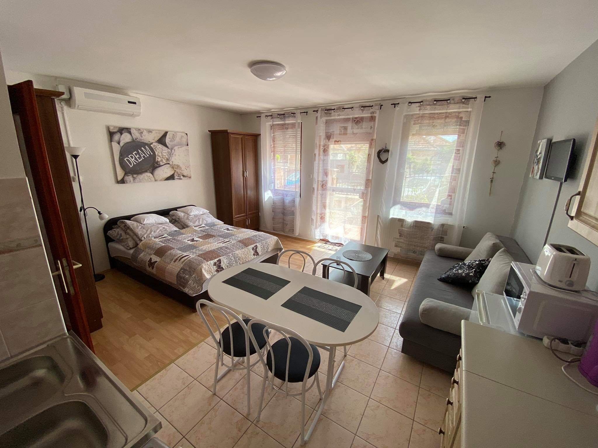 Hellasz Apartman Gyula