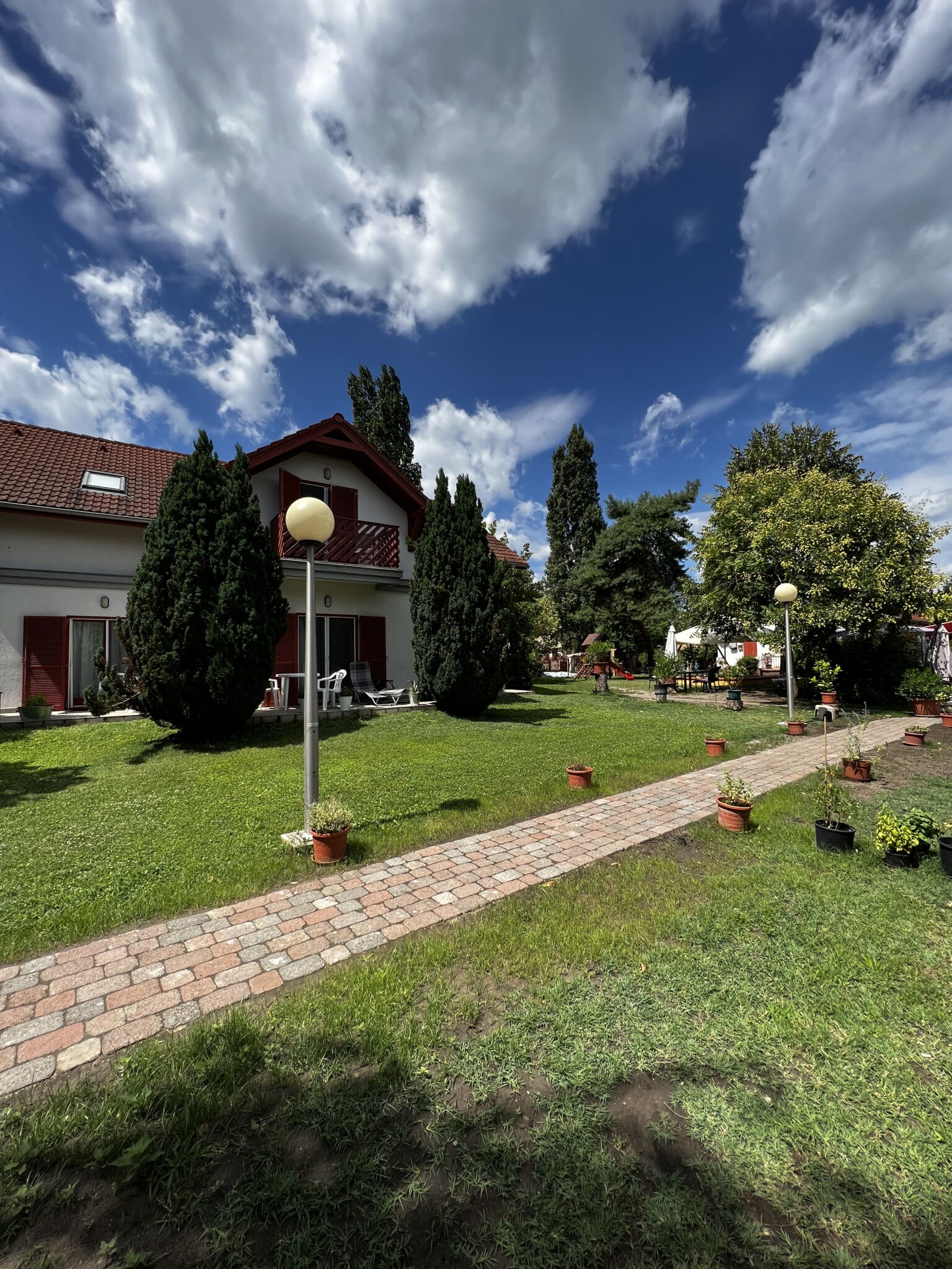 Zold Zona Zamardi